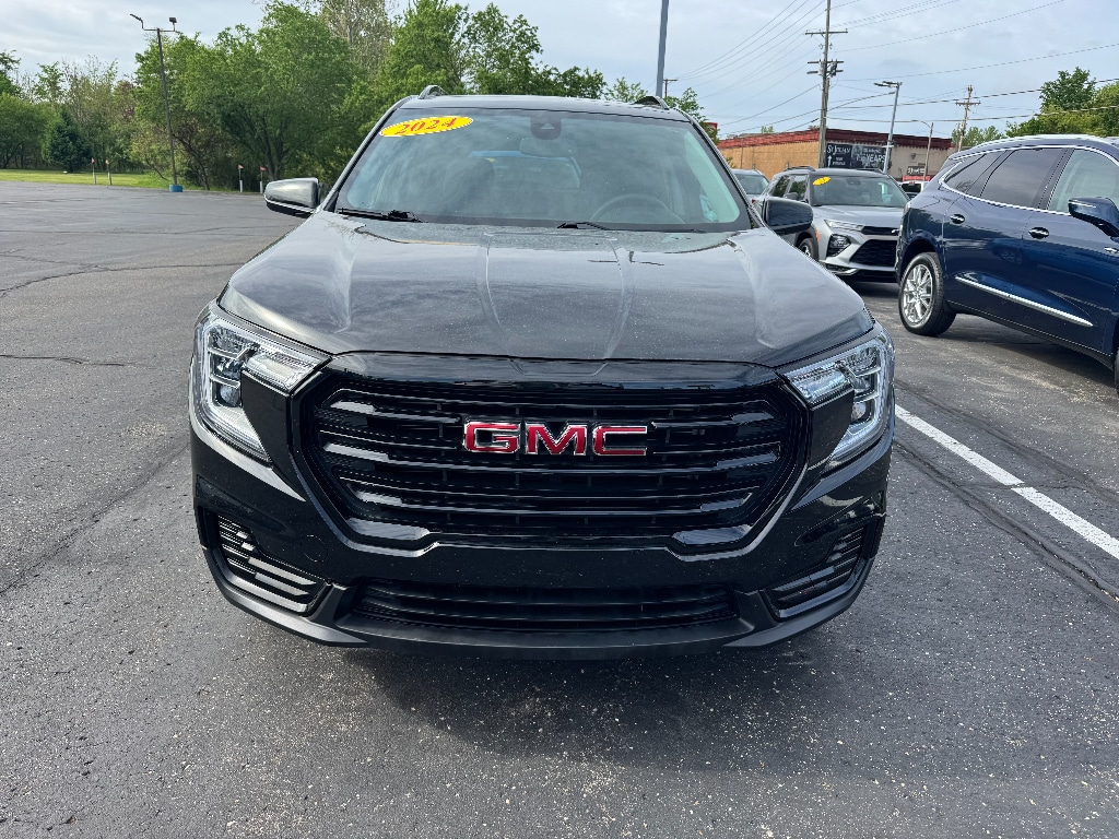 Used 2024 GMC Terrain SLE SUV