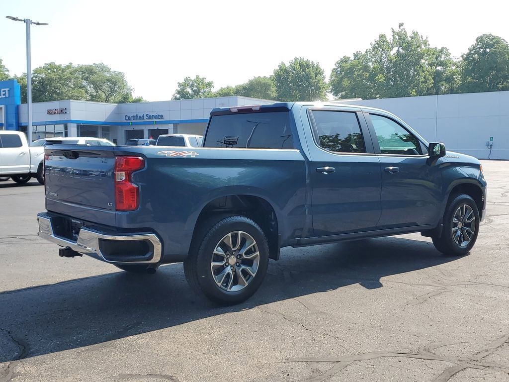 2024 Chevrolet Silverado 1500 LT photo 3