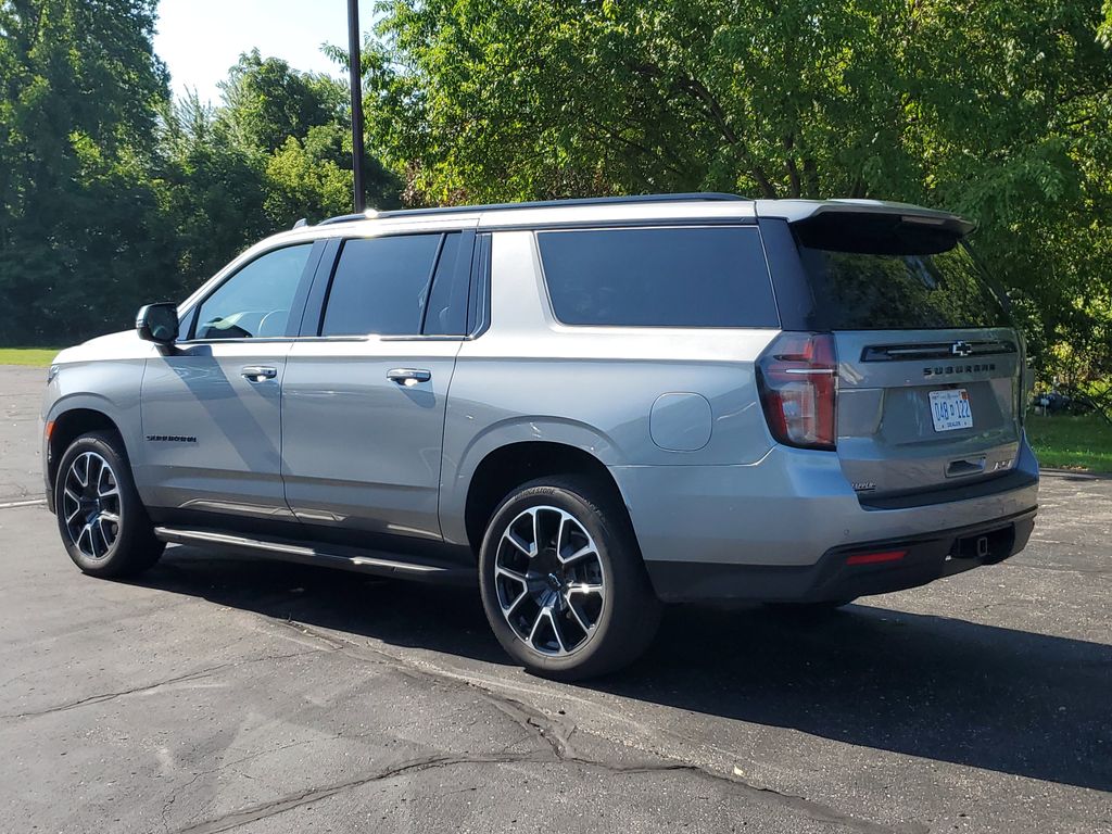 2023 Chevrolet Suburban RST photo 4