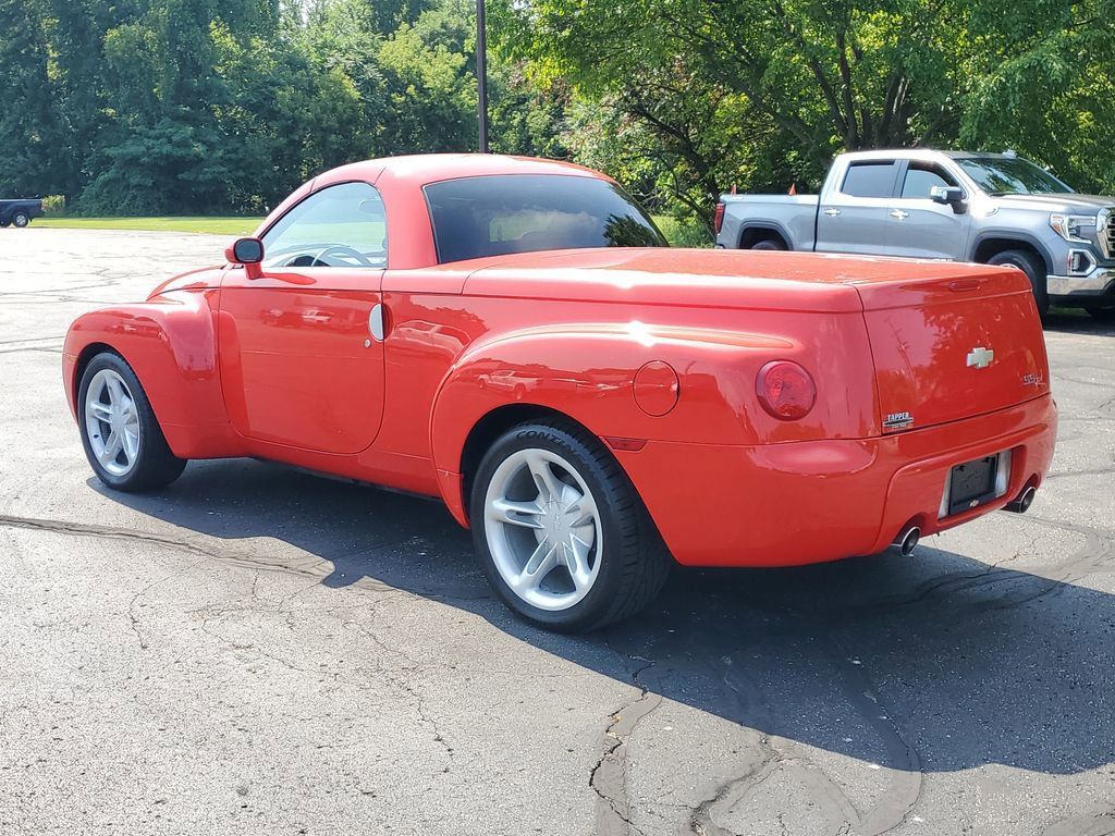 2005 Chevrolet SSR Base photo 4