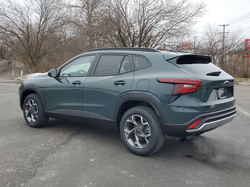 2026 Chevrolet Trax LT - Photo 11