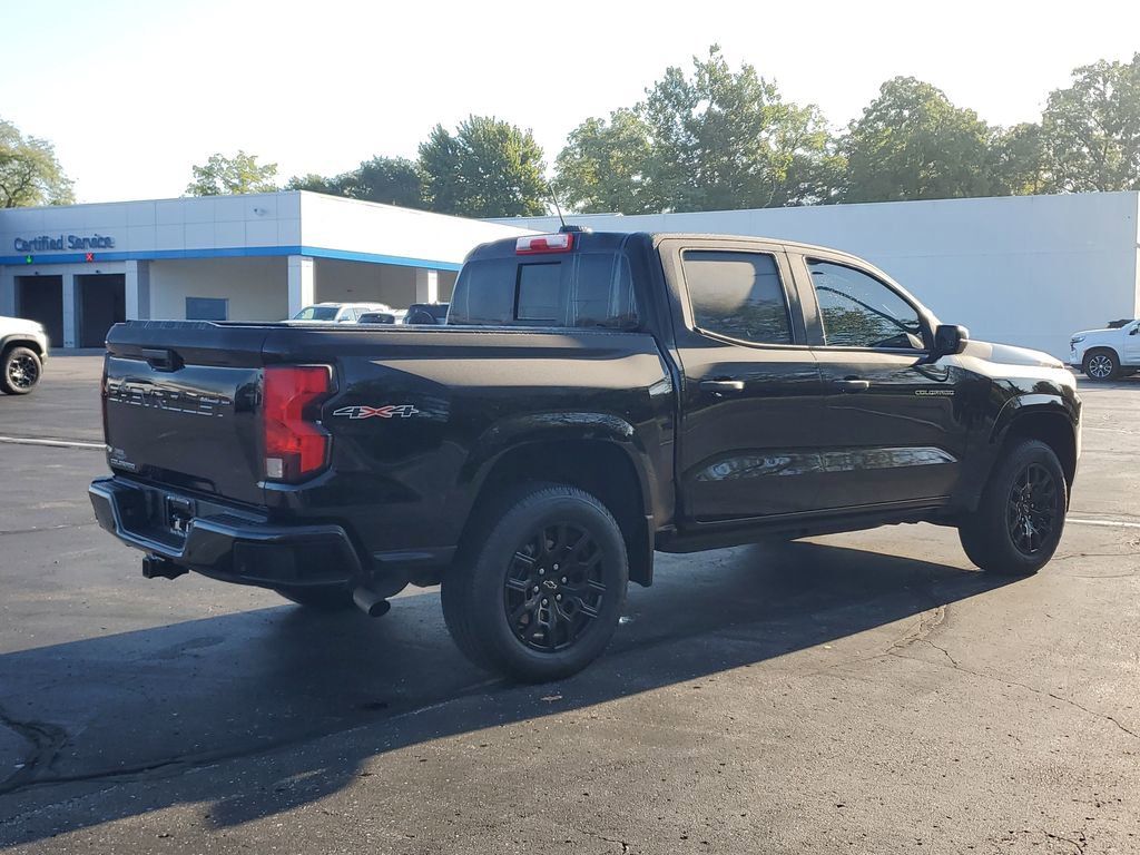 2025 Chevrolet Colorado LT photo 3