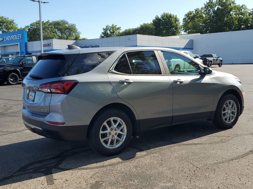 2023 Chevrolet Equinox LT photo 3