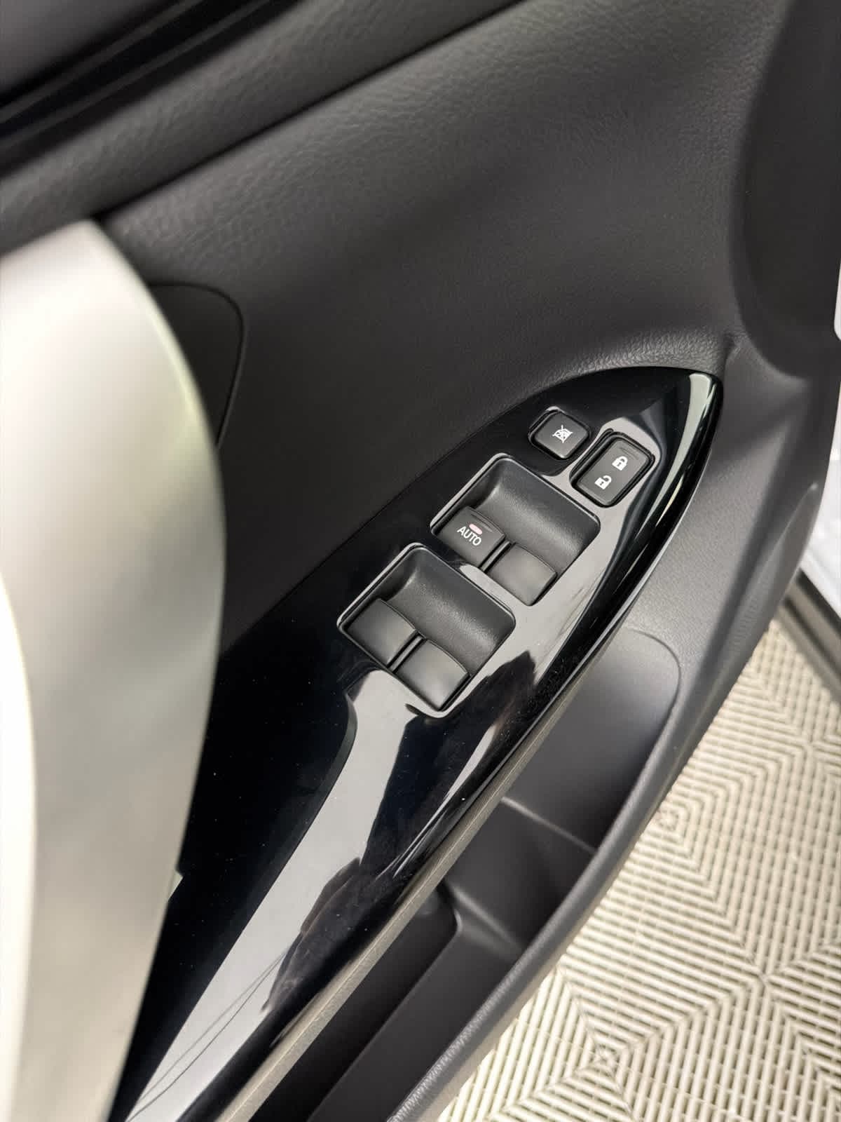 2026 Mitsubishi Eclipse Cross LE - Photo 23