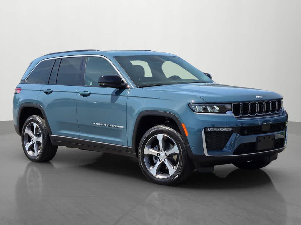 Thumbnail: 2026 Jeep Grand Cherokee - 8