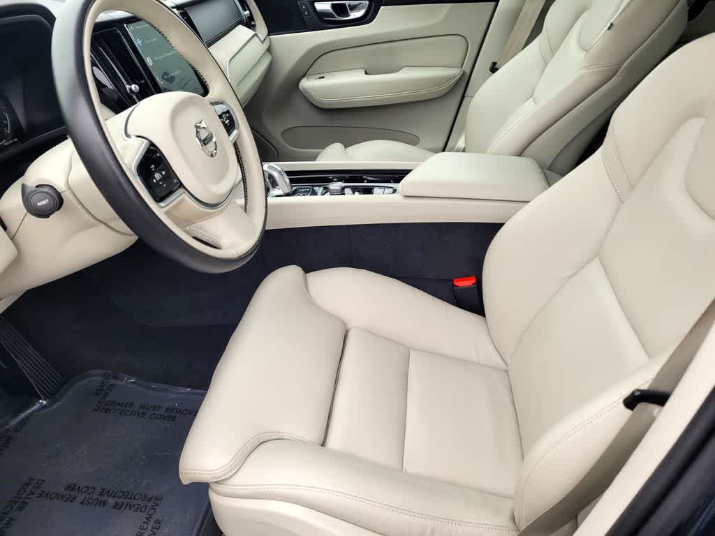 Thumbnail: 2018 Volvo XC60 - 14