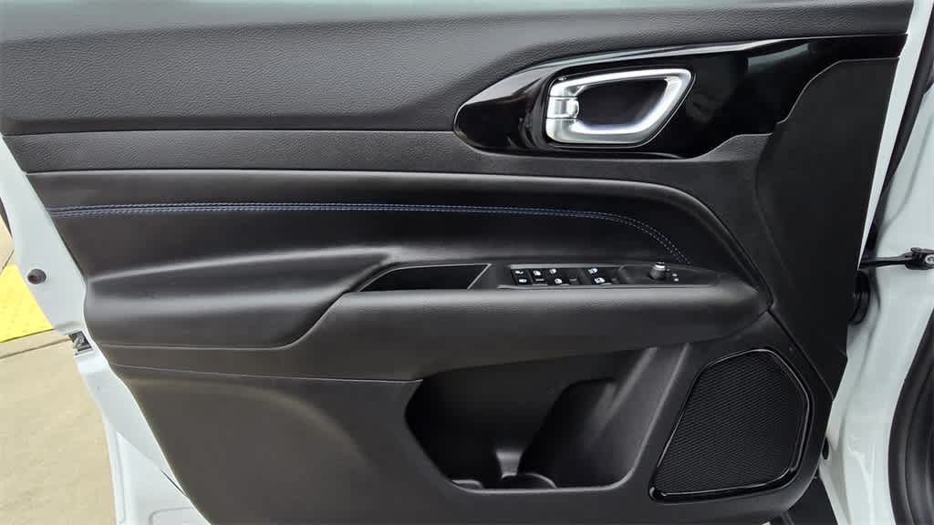 Thumbnail: 2026 Jeep Compass - 16