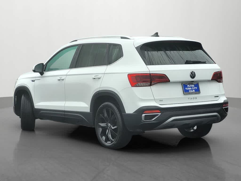 Thumbnail: 2022 Volkswagen Taos - 4