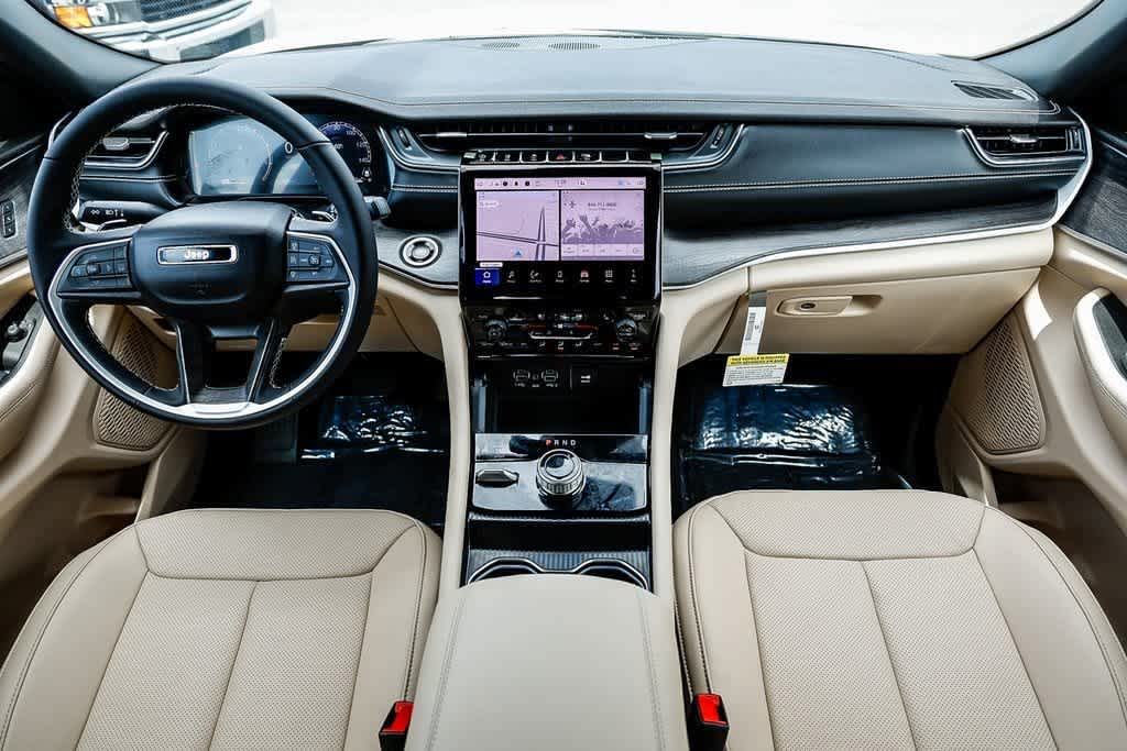 Thumbnail: 2025 Jeep Grand Cherokee - 12