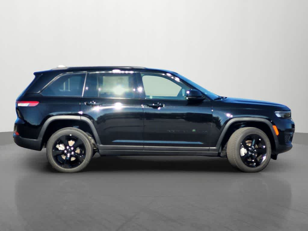Thumbnail: 2025 Jeep Grand Cherokee - 7