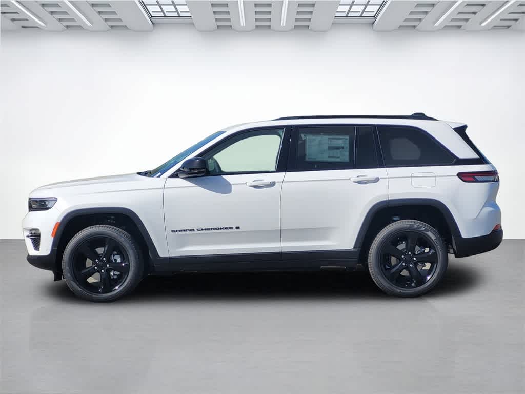 2025 Jeep Grand Cherokee Limited photo 3