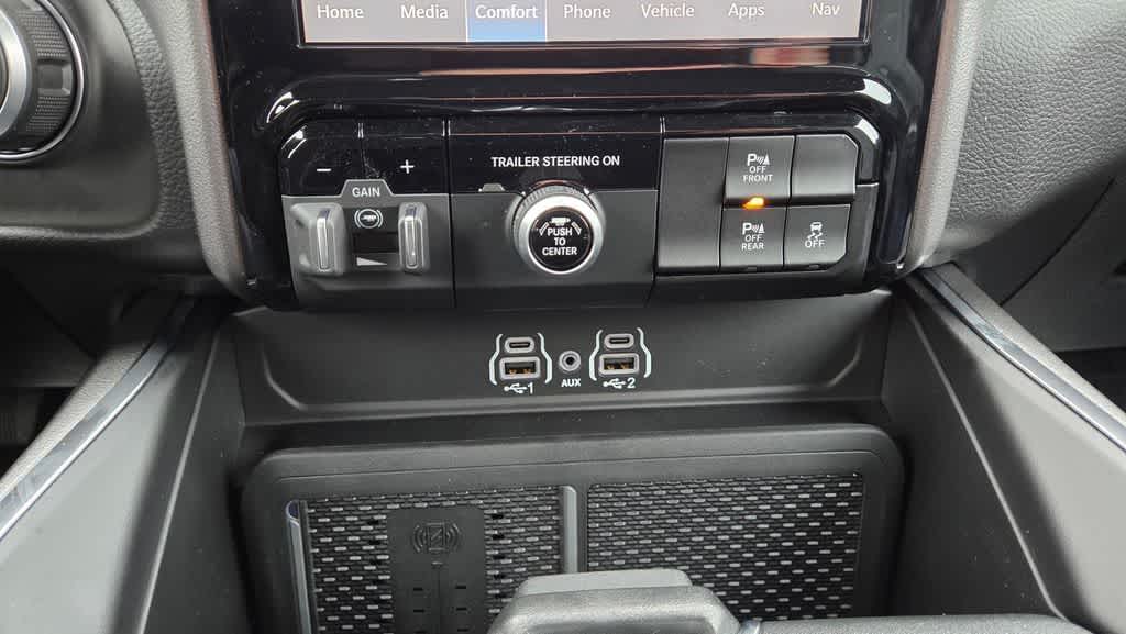 Thumbnail: 2026 RAM 1500 - 18