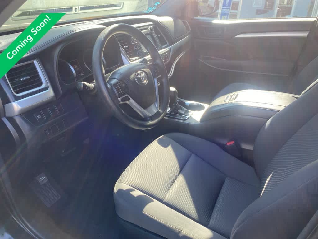 Thumbnail: 2017 Toyota Highlander - 10