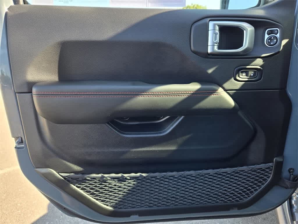 Thumbnail: 2025 Jeep Wrangler - 15