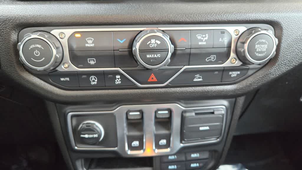 Thumbnail: 2026 Jeep Wrangler - 15