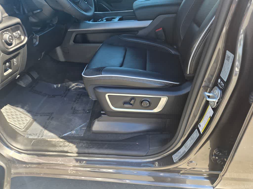 Thumbnail: 2026 RAM 1500 - 18