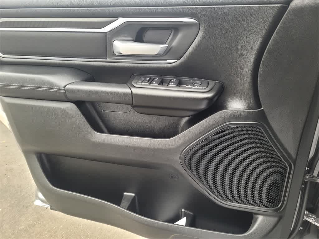 Thumbnail: 2026 RAM 1500 - 15