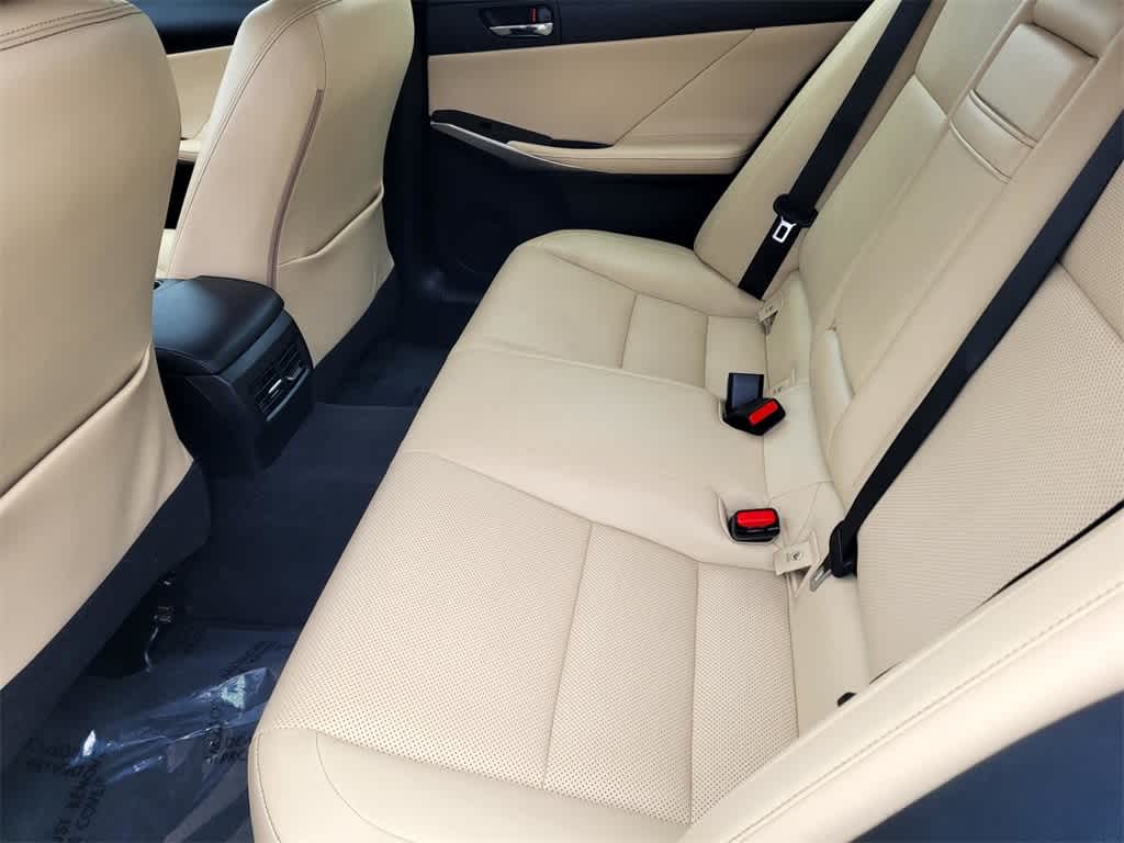 Thumbnail: 2015 Lexus IS - 12