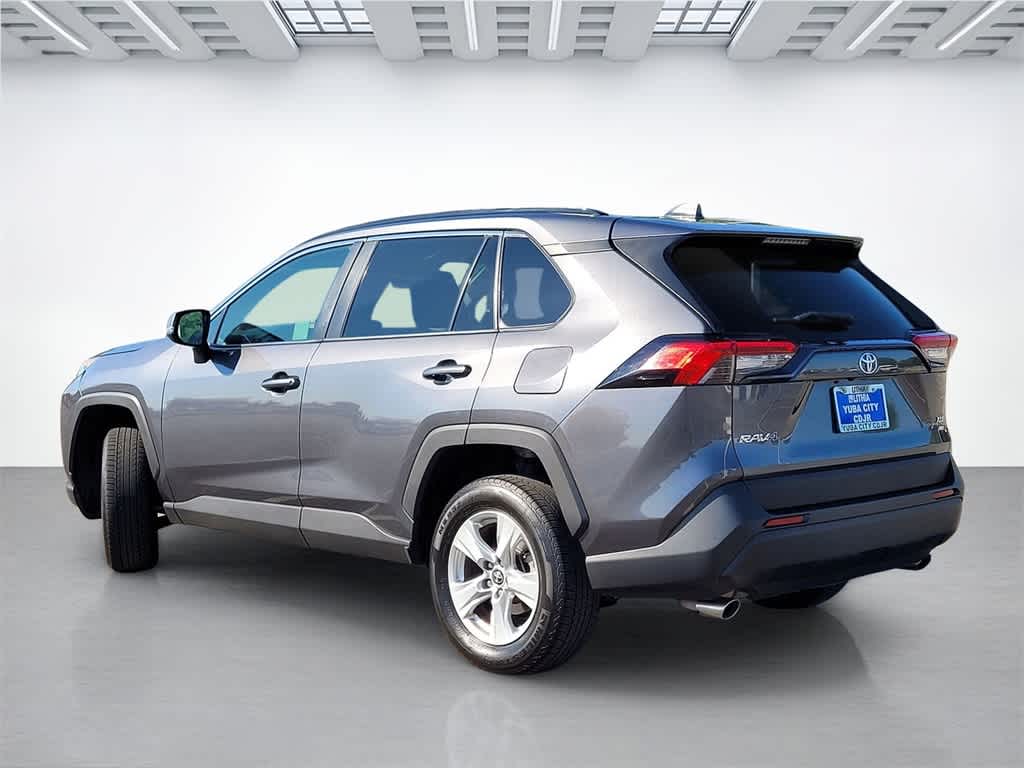 Thumbnail: 2021 Toyota RAV4 - 4