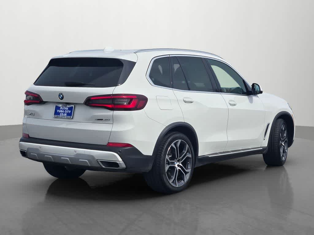 Thumbnail: 2022 BMW X5 - 6