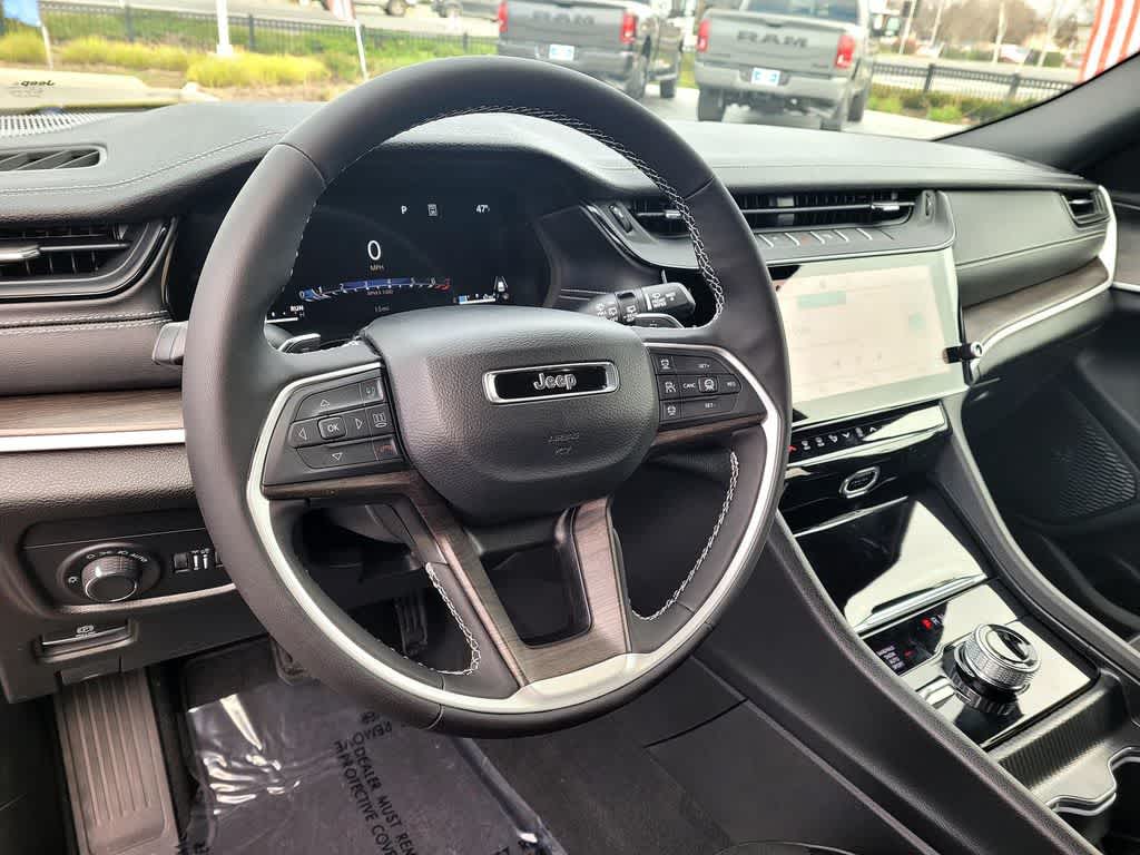 Thumbnail: 2026 Jeep Grand Cherokee - 9
