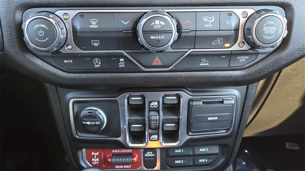 Thumbnail: 2026 Jeep Wrangler - 18