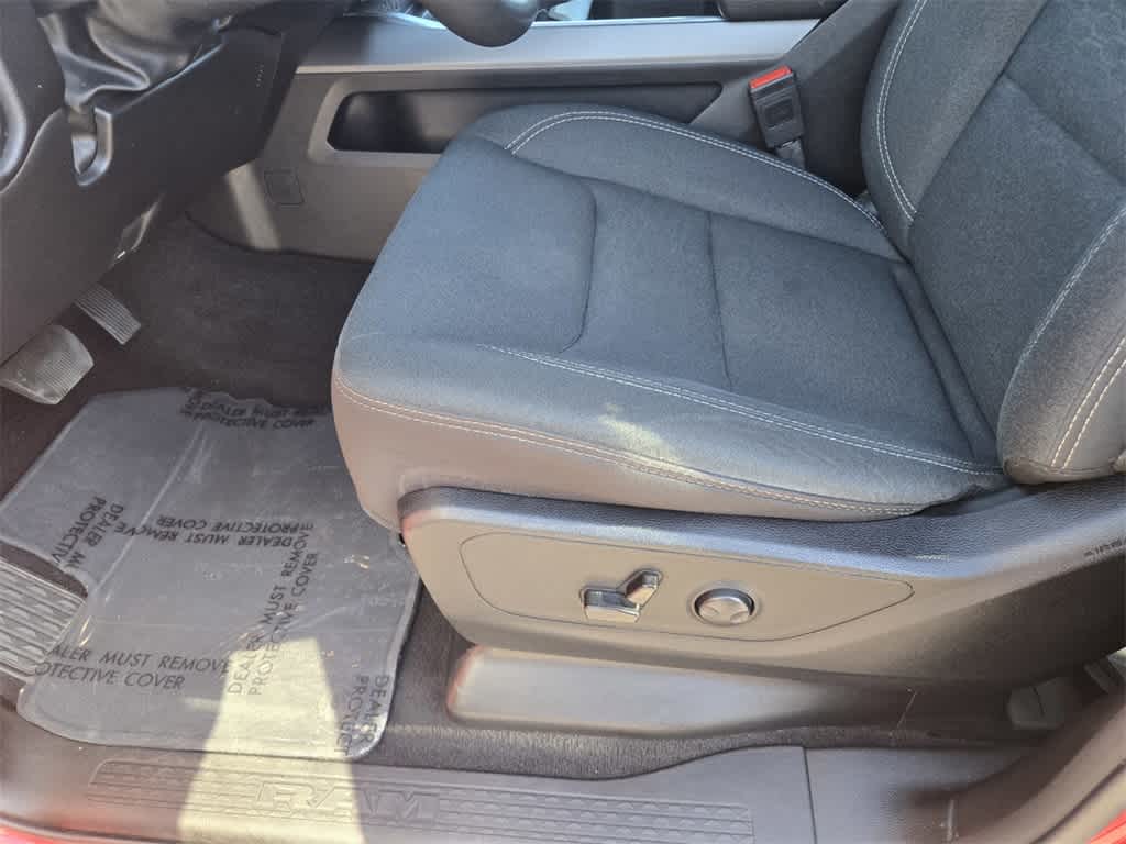 Thumbnail: 2025 RAM 1500 - 16