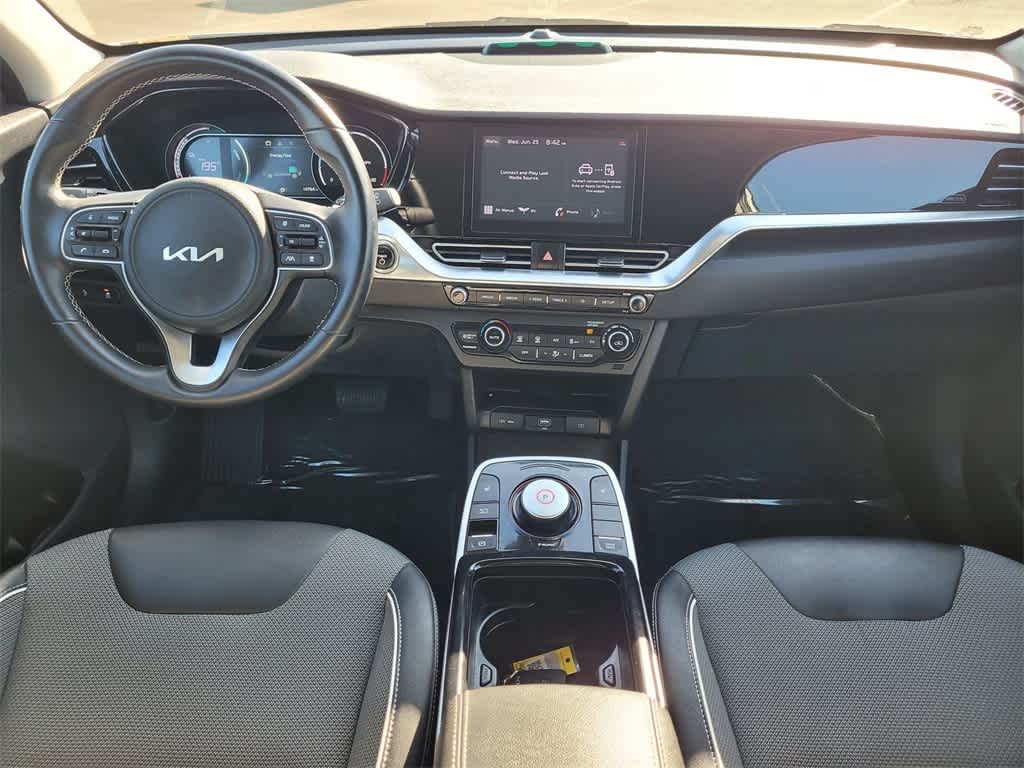 Thumbnail: 2022 Kia Niro - 10