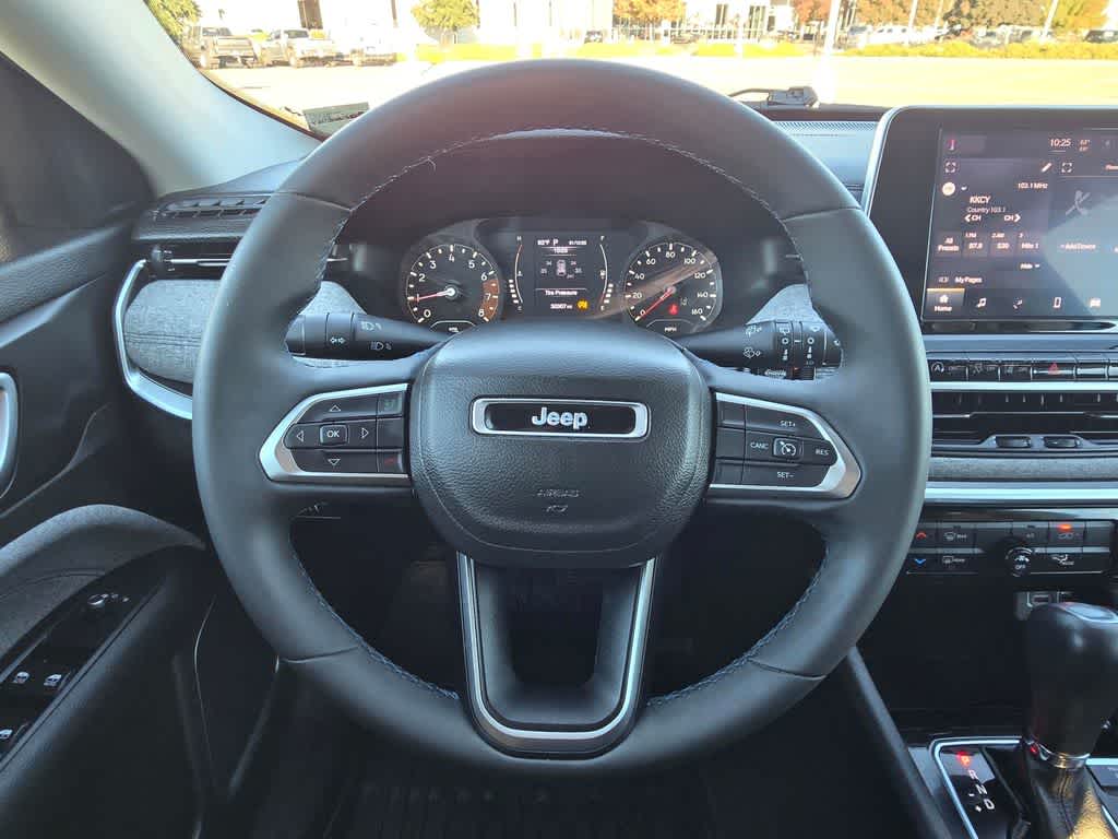 Thumbnail: 2022 Jeep Compass - 21