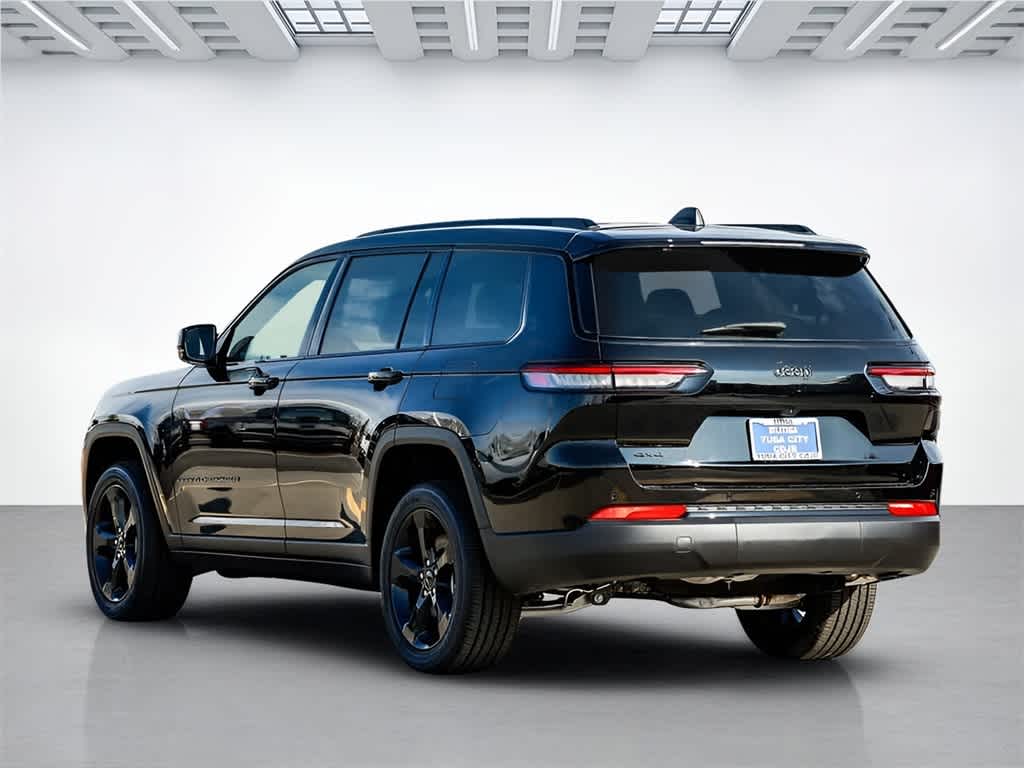 Thumbnail: 2025 Jeep Grand Cherokee - 3