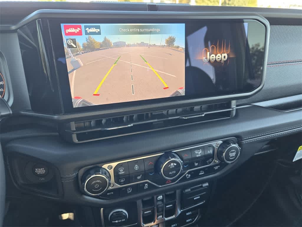 Thumbnail: 2025 Jeep Gladiator - 18