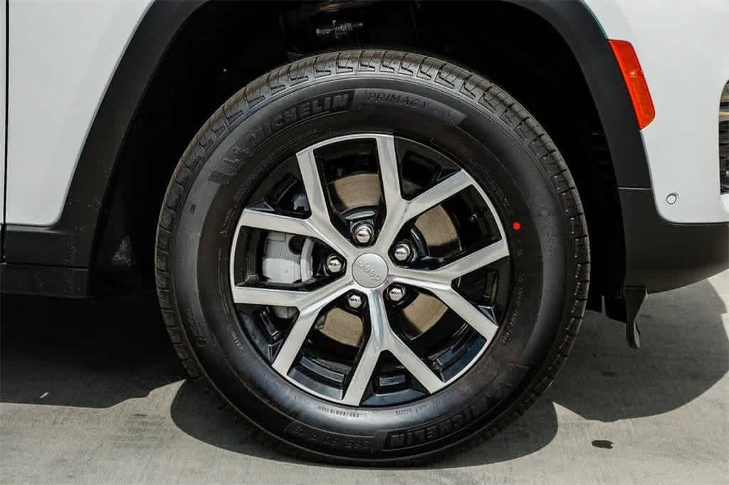 Thumbnail: 2025 Jeep Grand Cherokee - 9