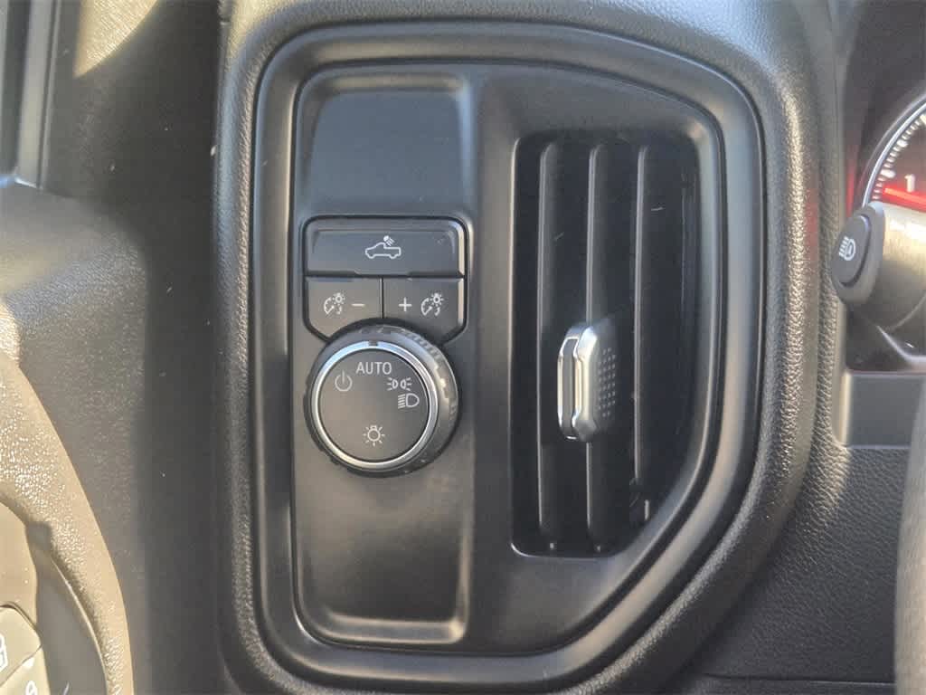 Thumbnail: 2022 Chevrolet Silverado 1500 - 19