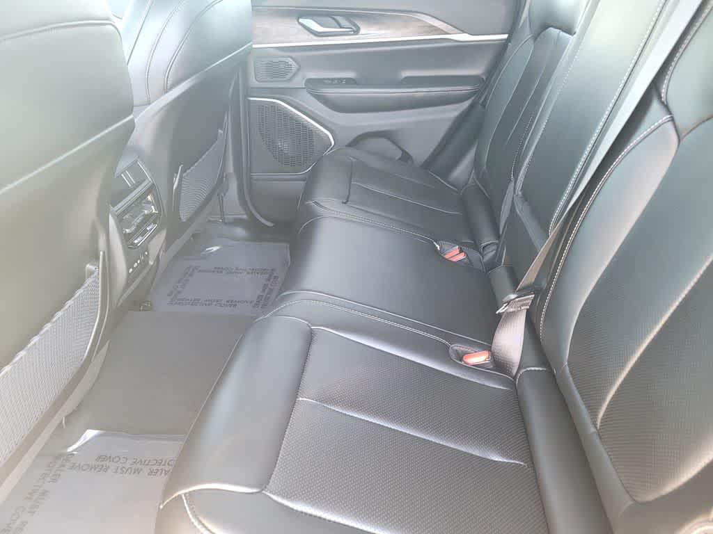 Thumbnail: 2026 Jeep Grand Cherokee - 12