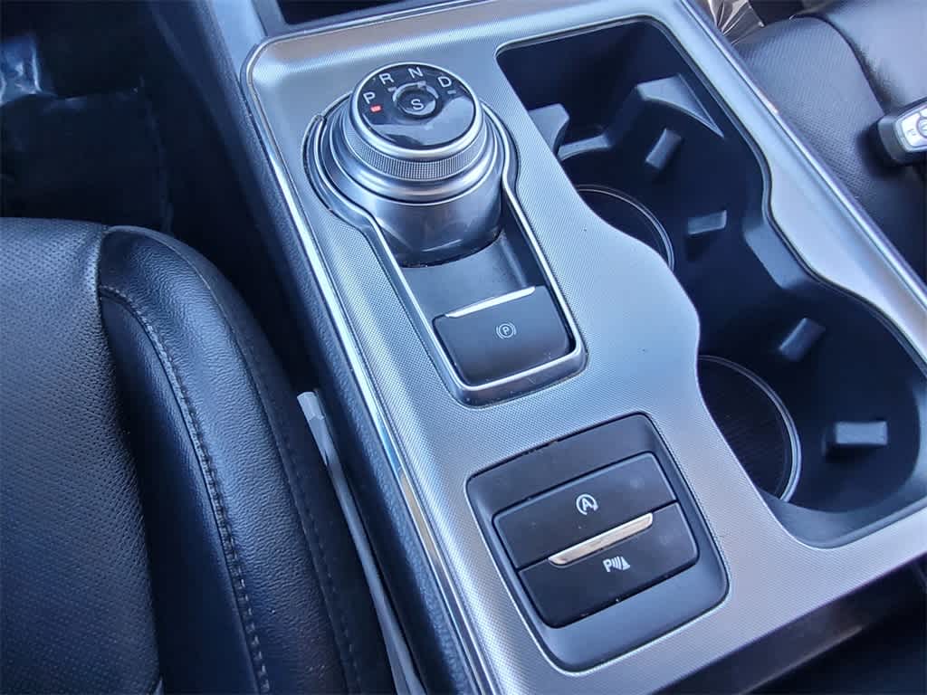 Thumbnail: 2022 Ford Edge - 16