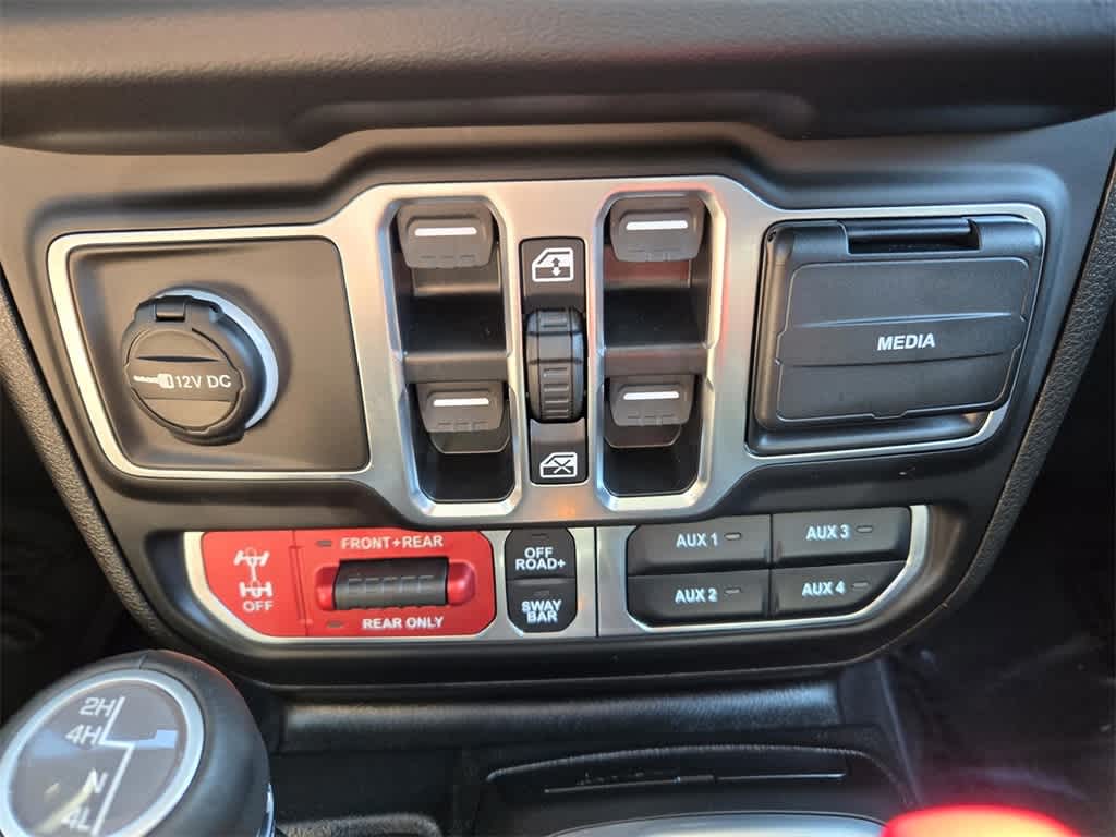 Thumbnail: 2025 Jeep Wrangler - 17