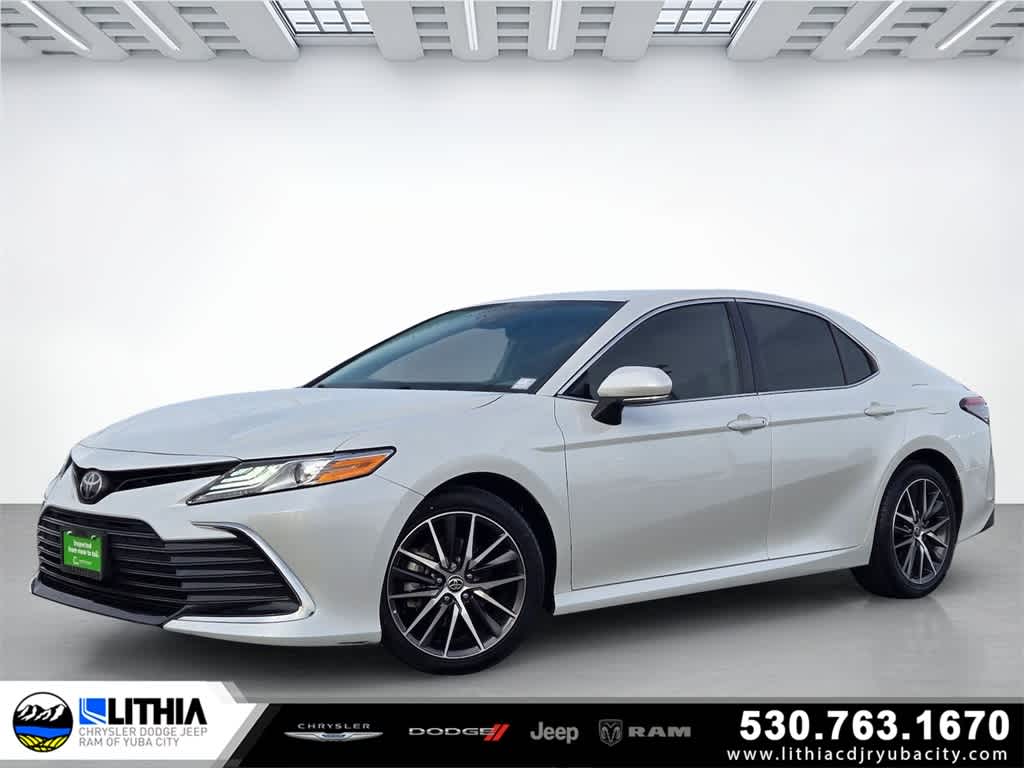 2021 Toyota Camry XLE's photo