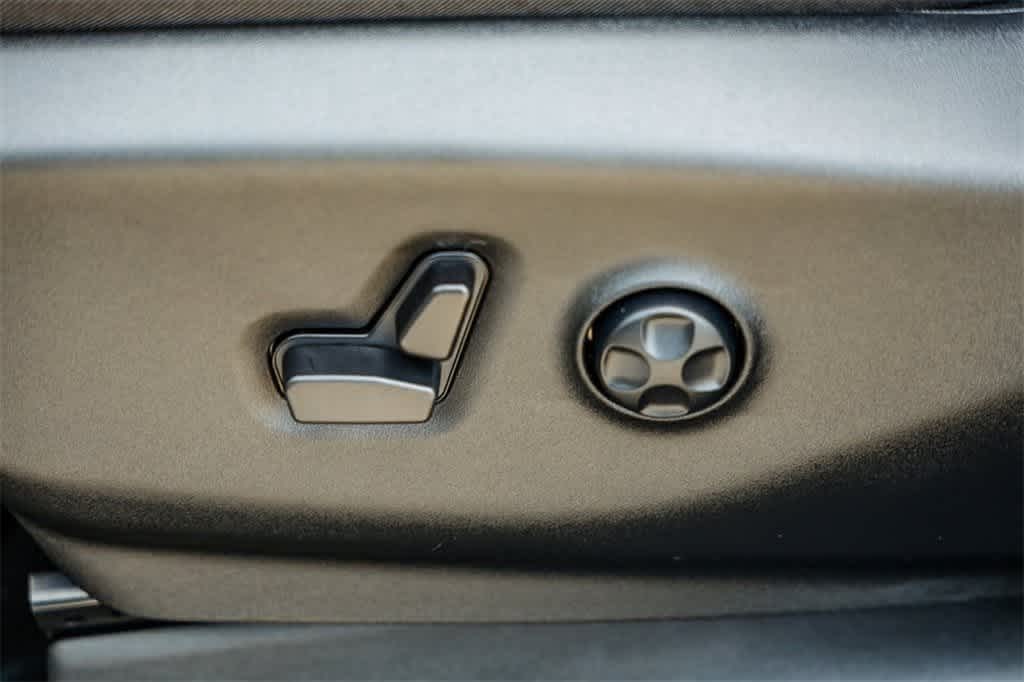Thumbnail: 2025 Chrysler Pacifica - 22