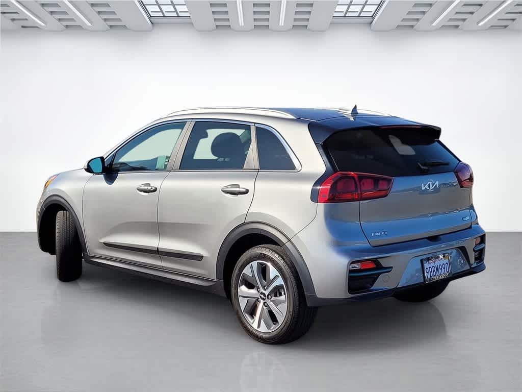 Thumbnail: 2022 Kia Niro - 4