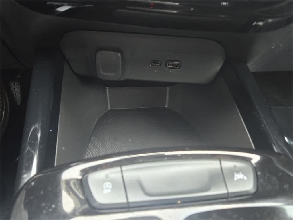 Thumbnail: 2024 Chevrolet Trax - 18