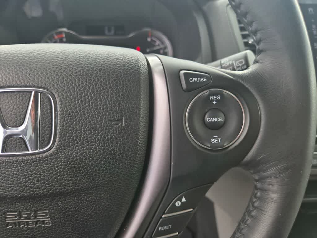 Thumbnail: 2017 Honda Pilot - 20