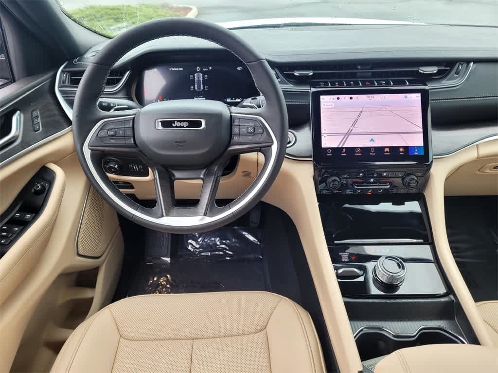 Thumbnail: 2025 Jeep Grand Cherokee - 16