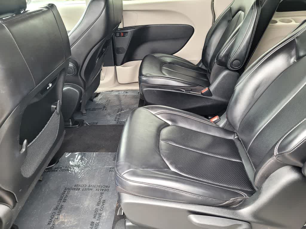 Thumbnail: 2023 Chrysler Pacifica - 12