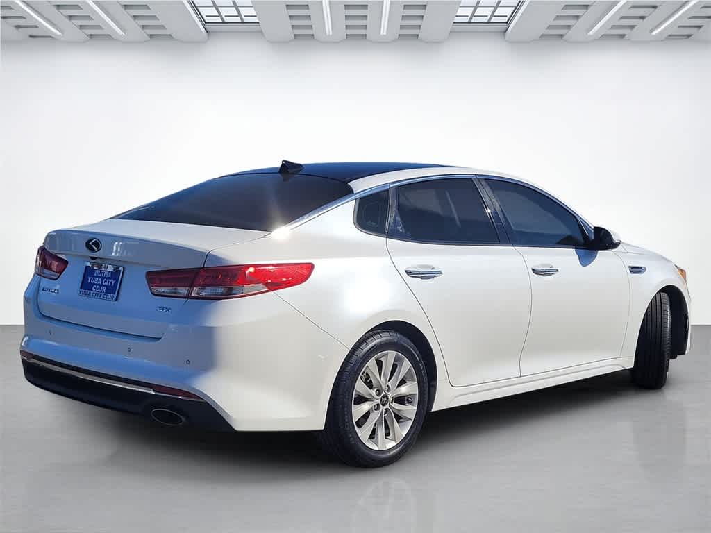 Thumbnail: 2016 Kia Optima - 6