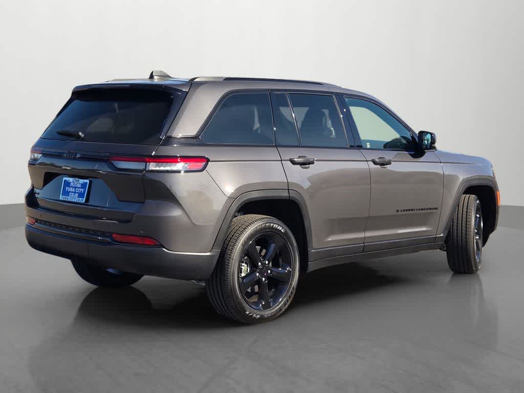 Thumbnail: 2025 Jeep Grand Cherokee - 6