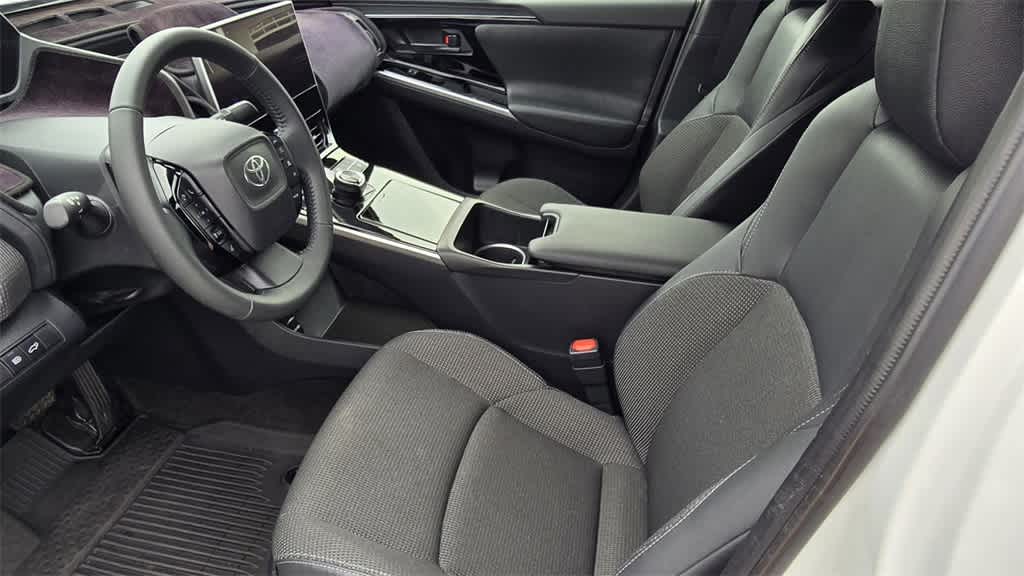 Thumbnail: 2025 Toyota bZ4X - 15