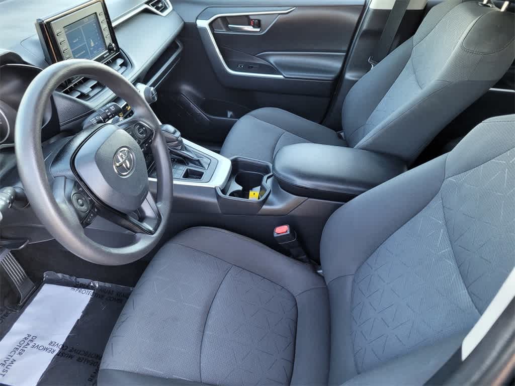 Thumbnail: 2021 Toyota RAV4 - 15