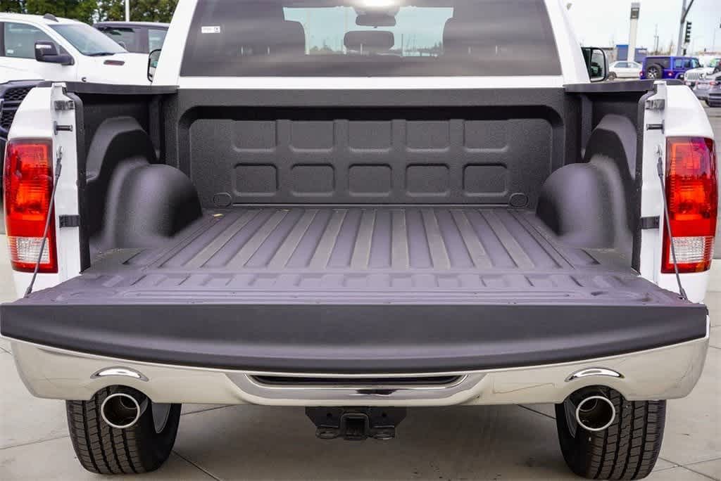 Thumbnail: 2024 RAM 1500 Classic - 25