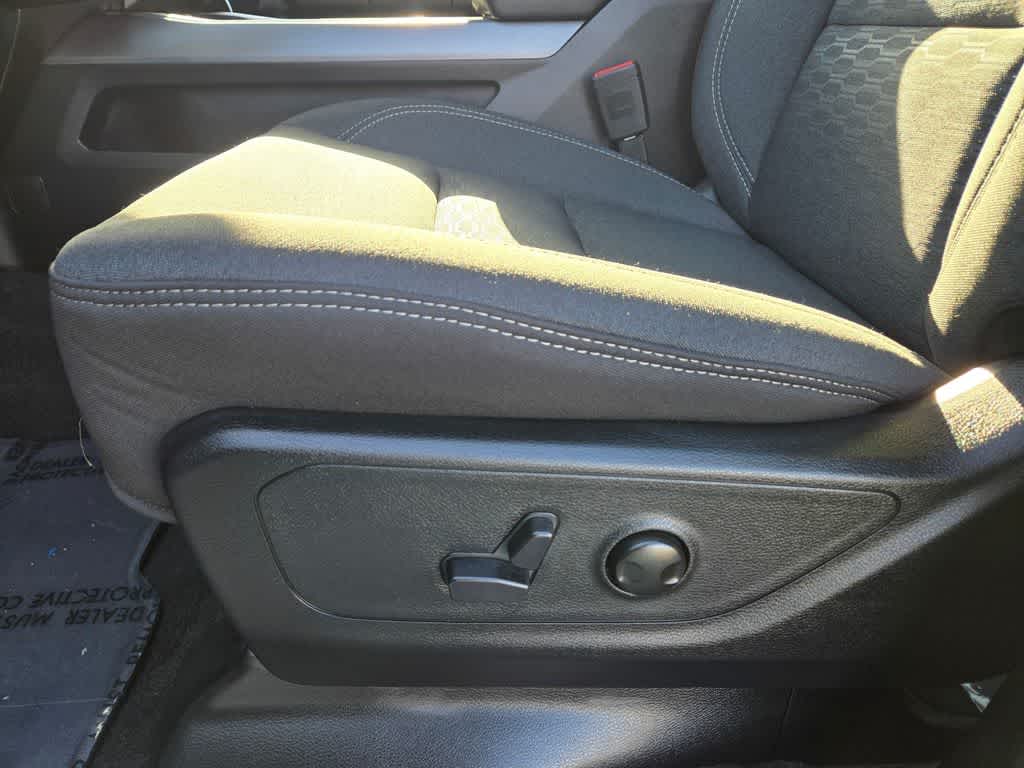 Thumbnail: 2026 RAM 1500 - 13