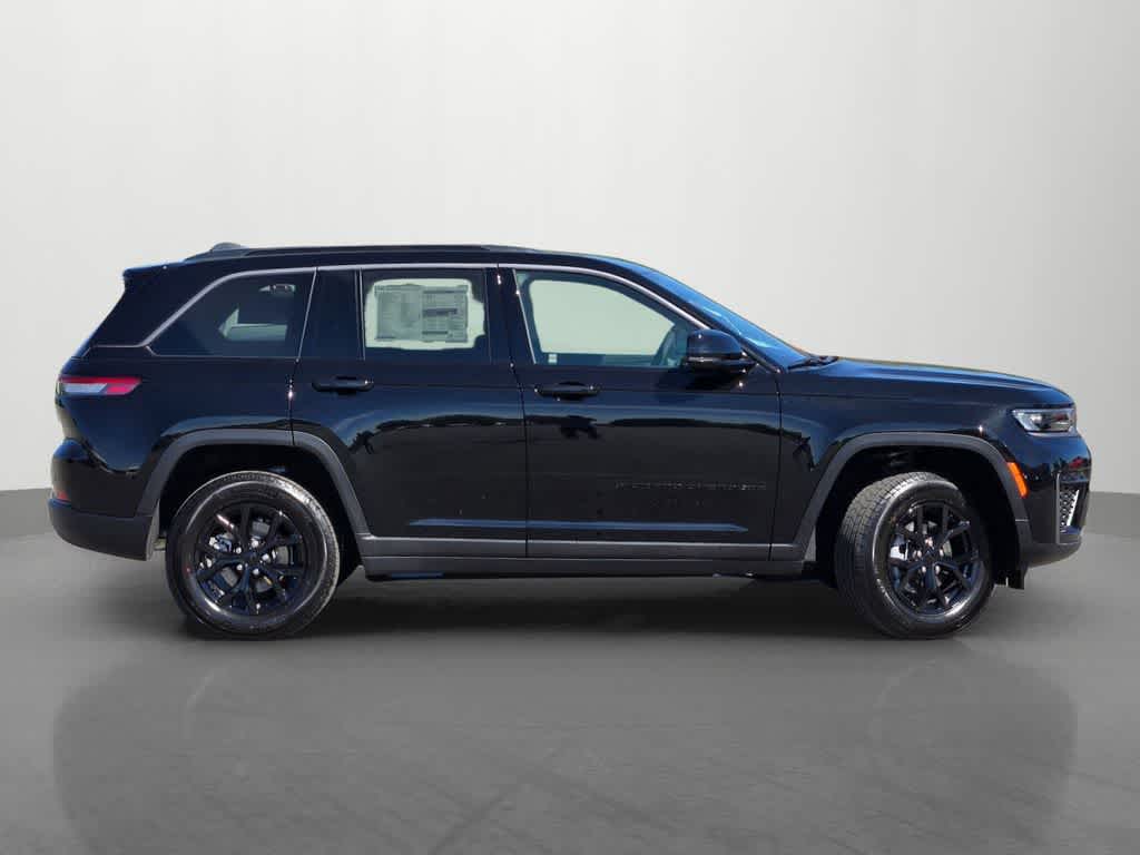 Thumbnail: 2026 Jeep Grand Cherokee - 7